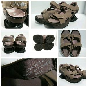Z Coil Sidewinder Sandals Women's Size 9